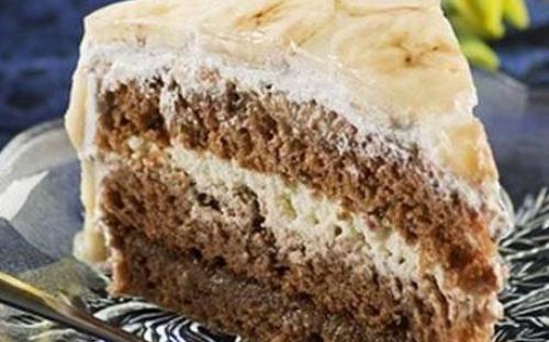 Шоколадно-банановый - шоколадный бисквит, пропитанный ванильным сиропом, сливочно-банановый мусс.