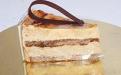 Карамельный - Бисквитный торт с муссом из карамели, сливок и кофе. Изысканный вкус с благородной горчинкой. изменить