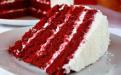 Торт "Красный бархат" - нежный рассыпчатый бисквит красного цвета и крем из сливочного сыра с белым шоколадом.