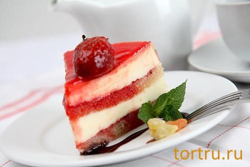 Торт "Йогуртово-клубничный мусс", комбинат Добрынинский, Москва